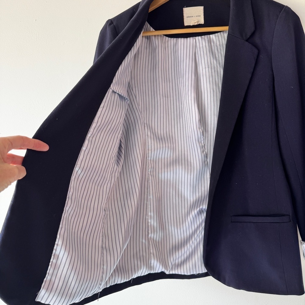 Silence + Noise - Classic Women's Blazer Striped Lining in Navy Blue & White - Picture 5 of 5